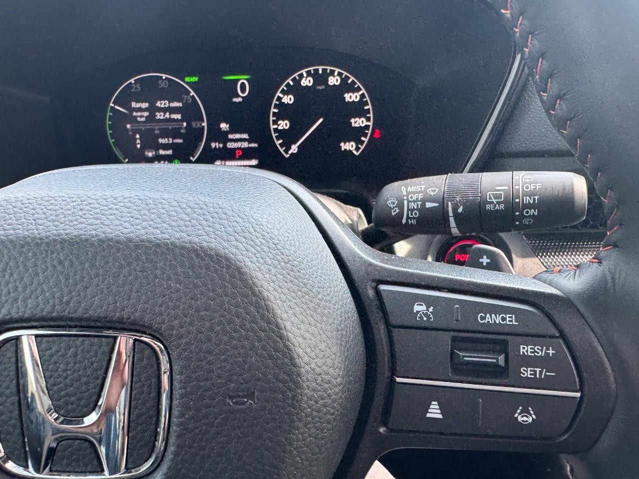 Honda CR-V Hybrid Vehicle Full-screen Gallery Image 22