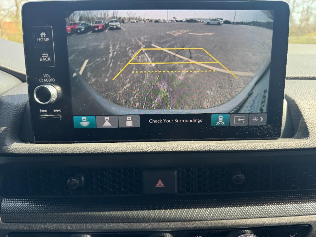 Honda CR-V Hybrid Vehicle Full-screen Gallery Image 25