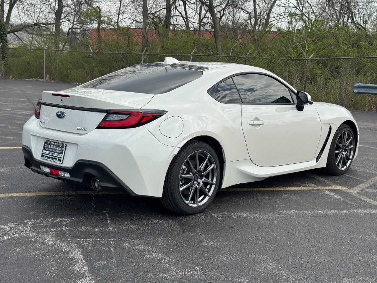 Subaru BRZ Vehicle Full-screen Gallery Image 03