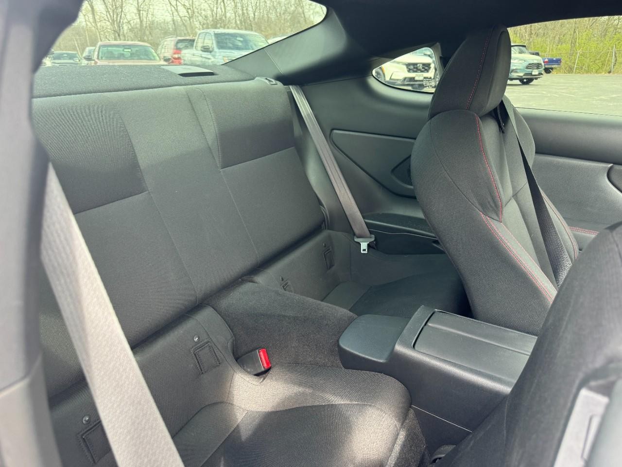 Subaru BRZ Vehicle Full-screen Gallery Image 10