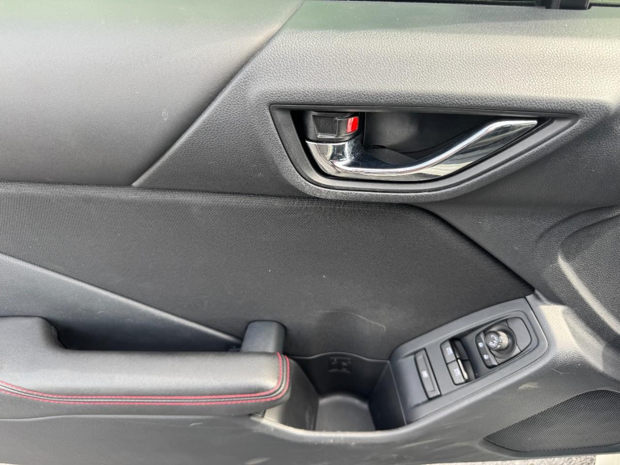 Subaru BRZ Vehicle Full-screen Gallery Image 14