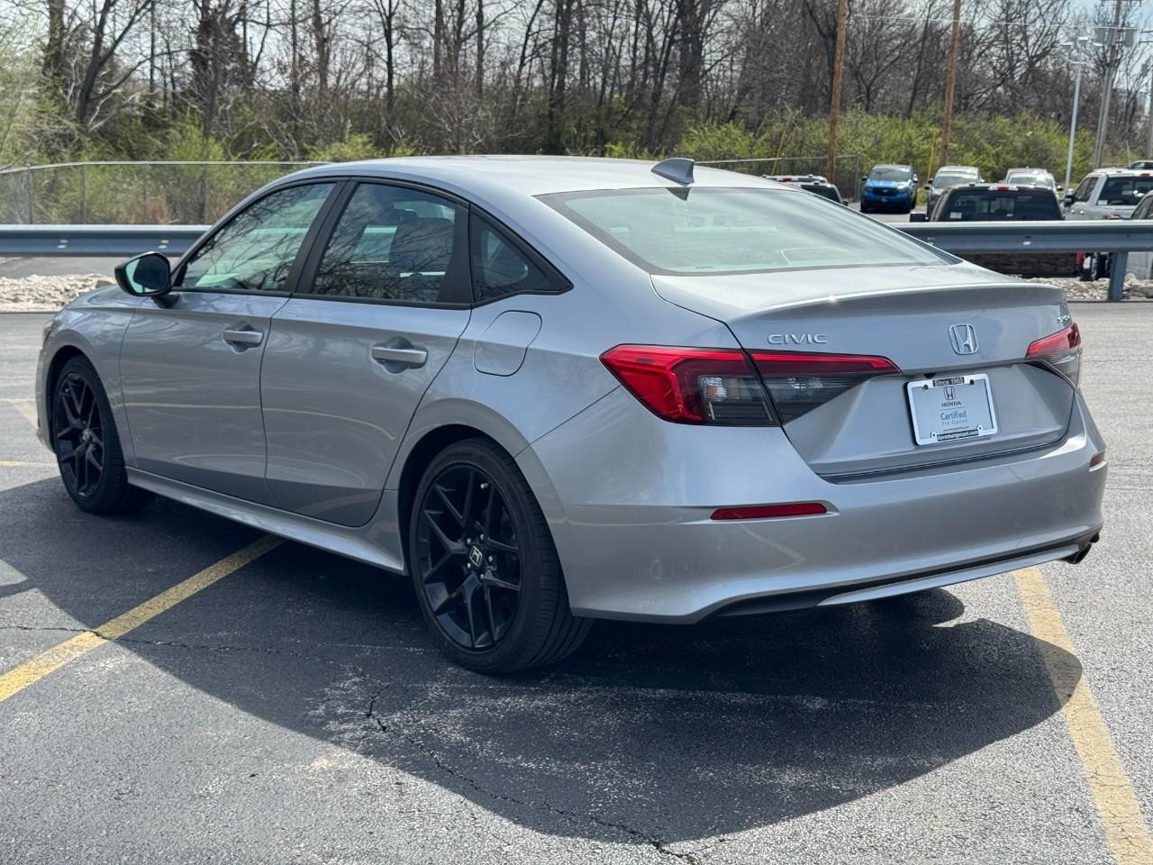 Honda Civic Sedan Vehicle Full-screen Gallery Image 06