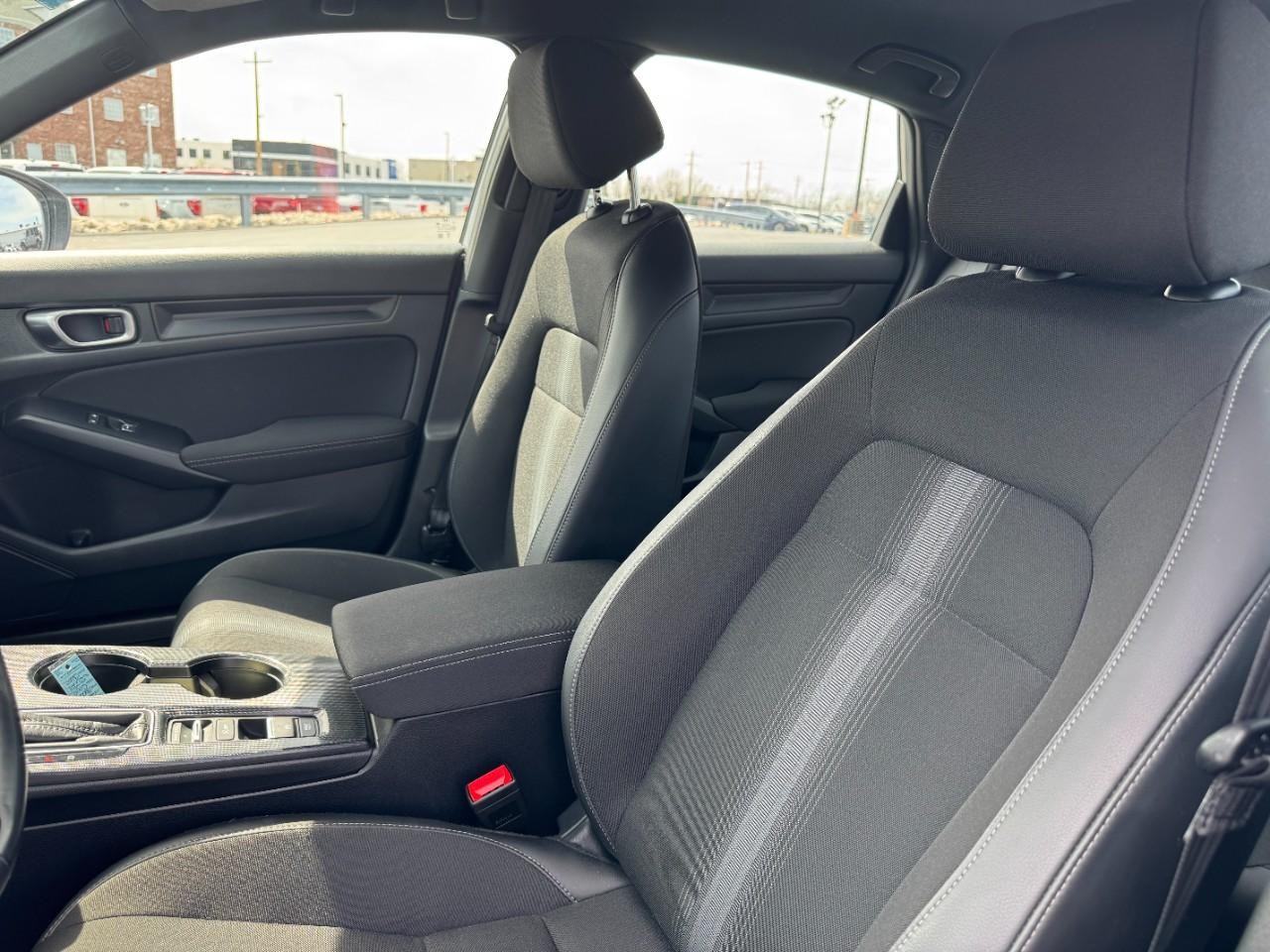 Honda Civic Sedan Vehicle Full-screen Gallery Image 16