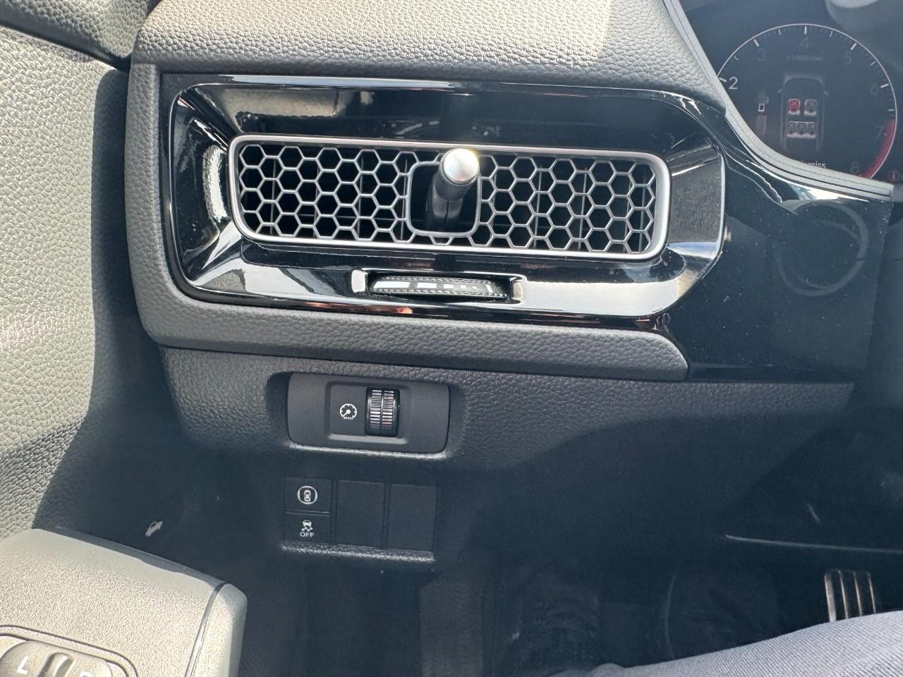 Honda Civic Sedan Vehicle Full-screen Gallery Image 26