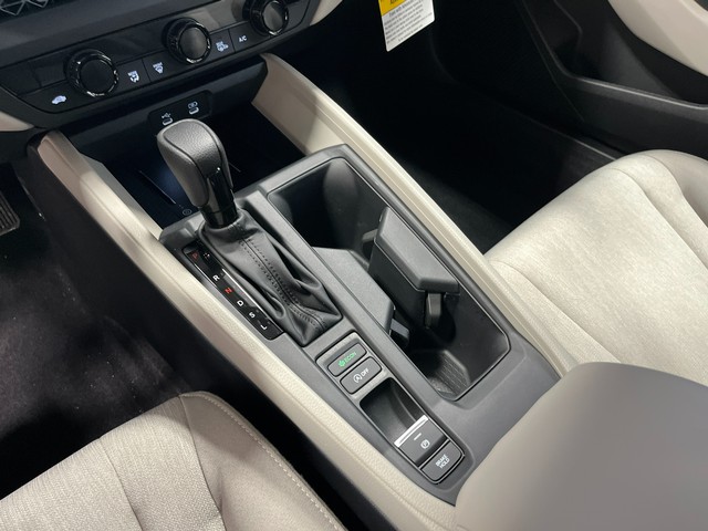 Honda Accord Sedan Vehicle Full-screen Gallery Image 17