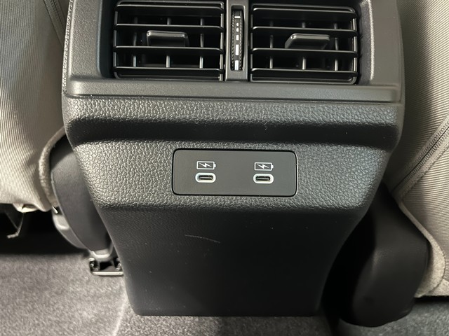 Honda Accord Sedan Vehicle Full-screen Gallery Image 25