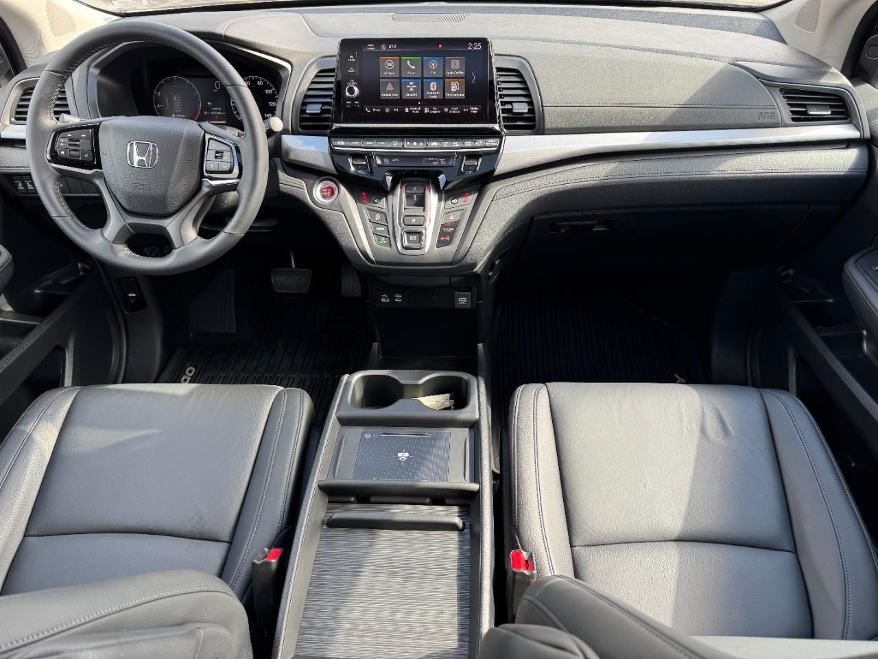 Honda Odyssey Vehicle Full-screen Gallery Image 13