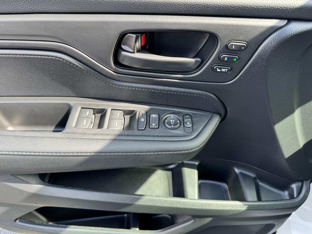 Honda Odyssey Vehicle Full-screen Gallery Image 21