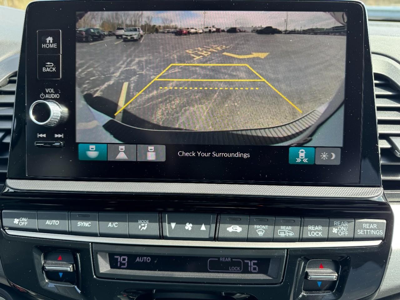 Honda Odyssey Vehicle Full-screen Gallery Image 26