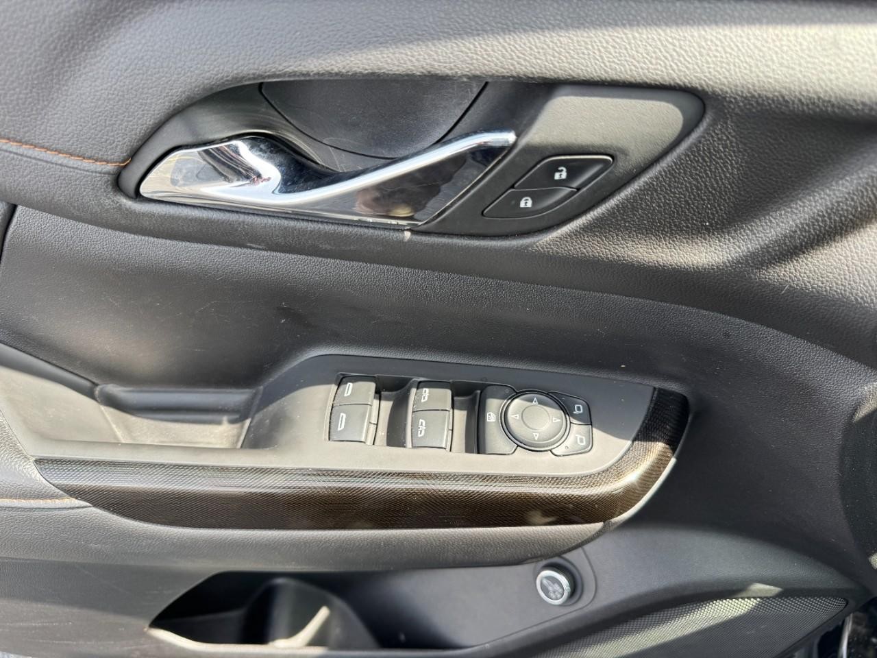 GMC Acadia Vehicle Full-screen Gallery Image 20