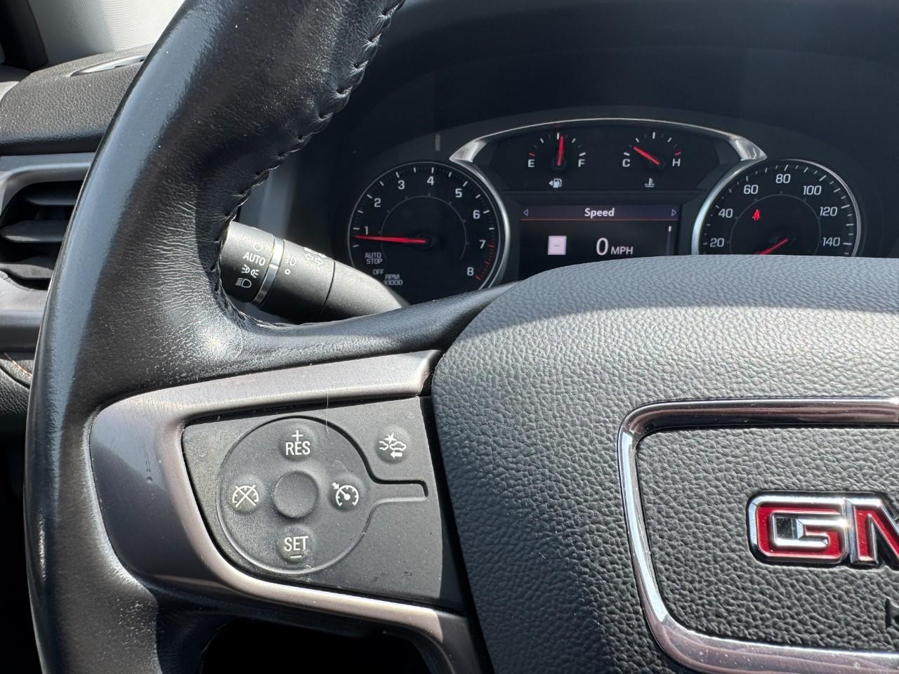 GMC Acadia Vehicle Full-screen Gallery Image 21