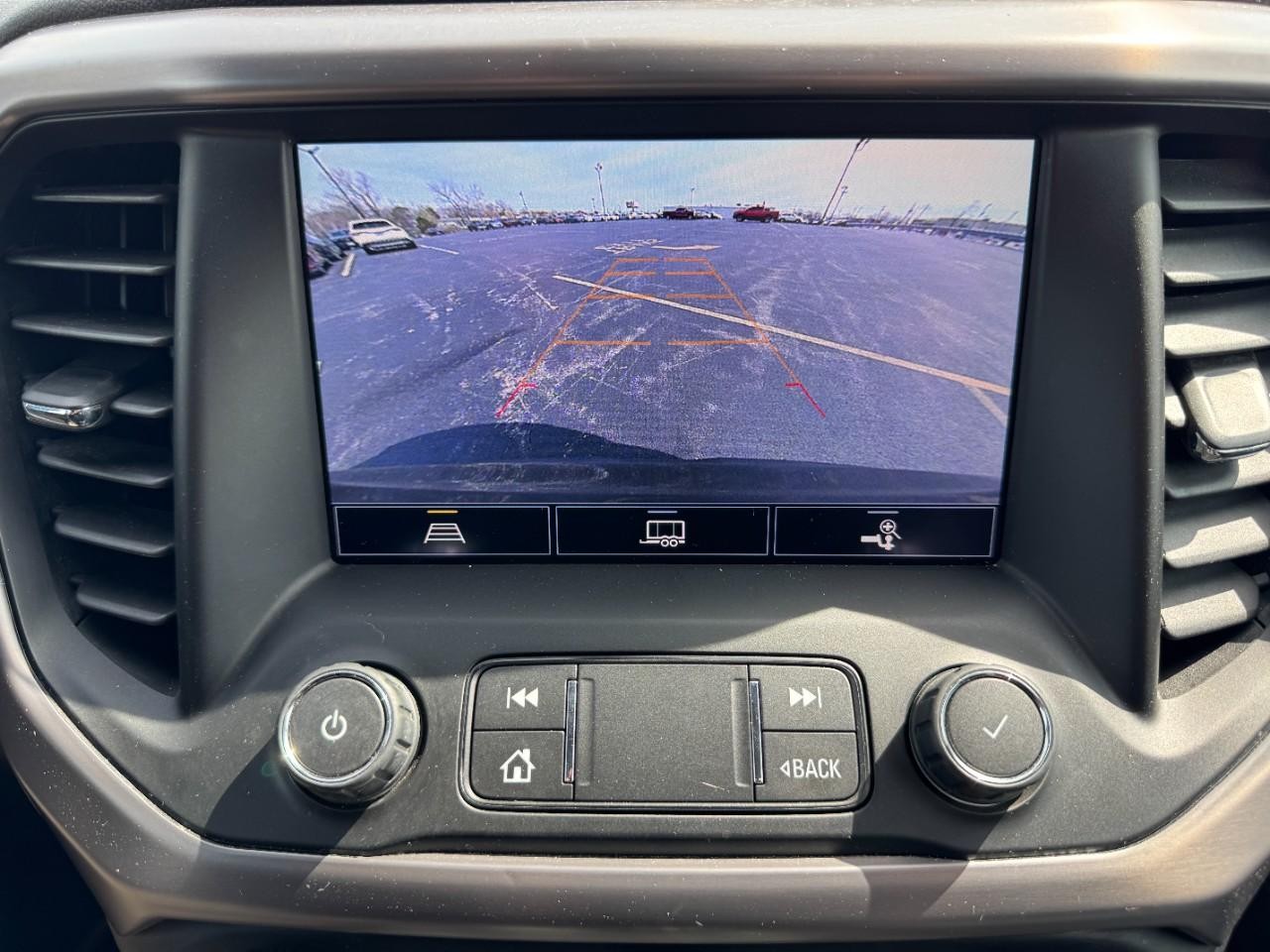 GMC Acadia Vehicle Full-screen Gallery Image 25