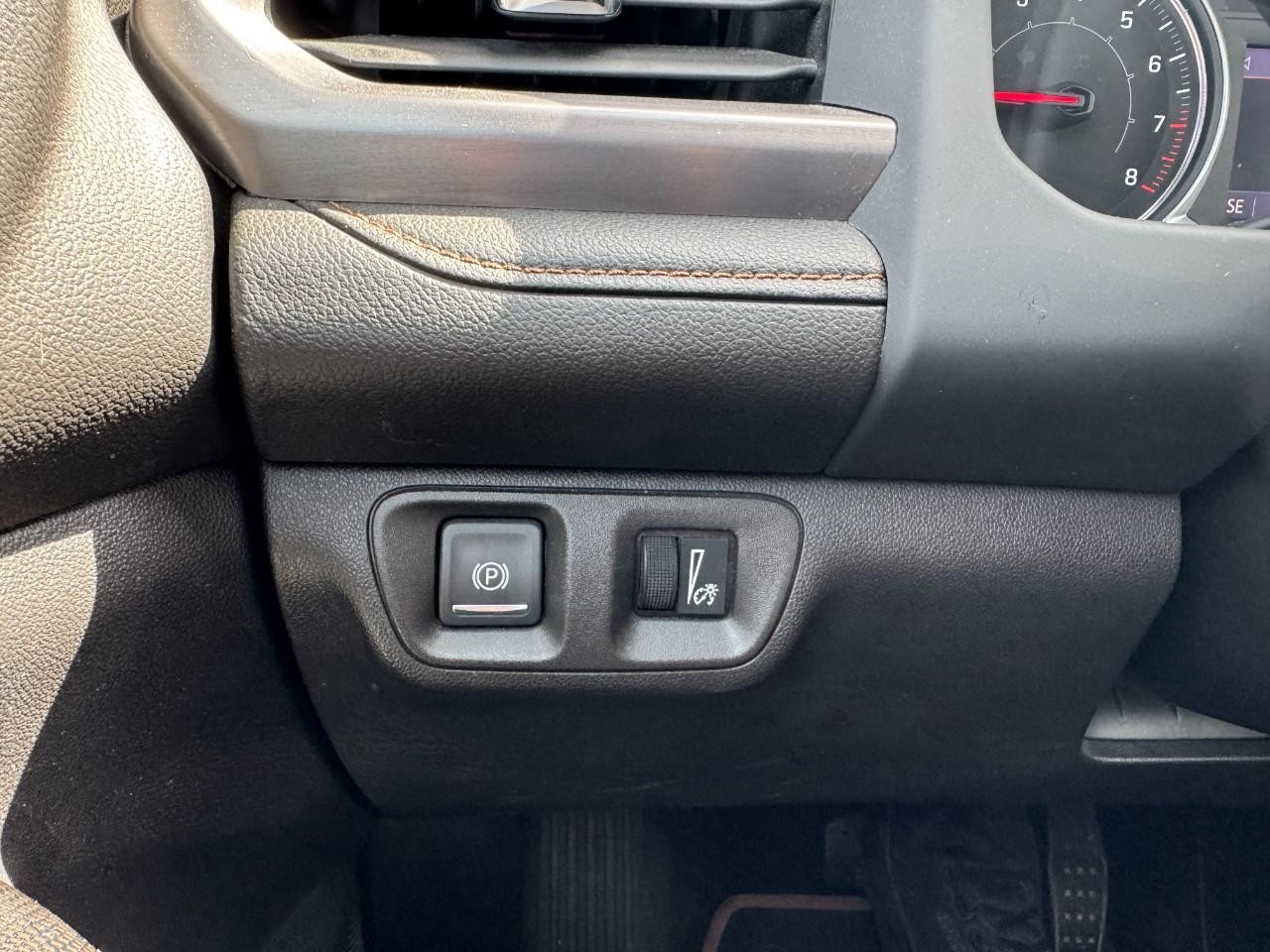 GMC Acadia Vehicle Full-screen Gallery Image 26