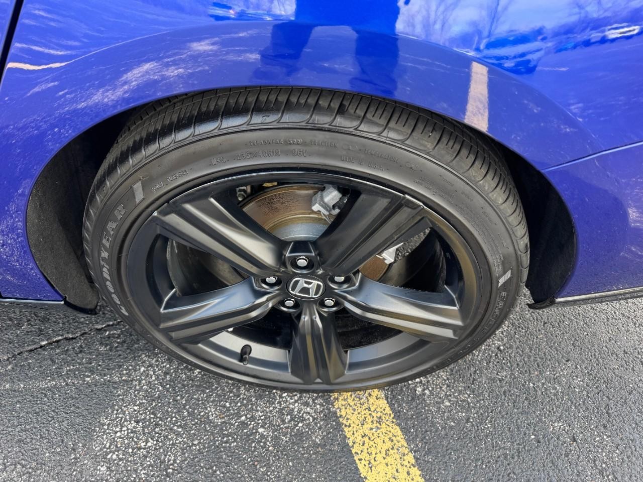 Honda Accord Hybrid Vehicle Full-screen Gallery Image 07