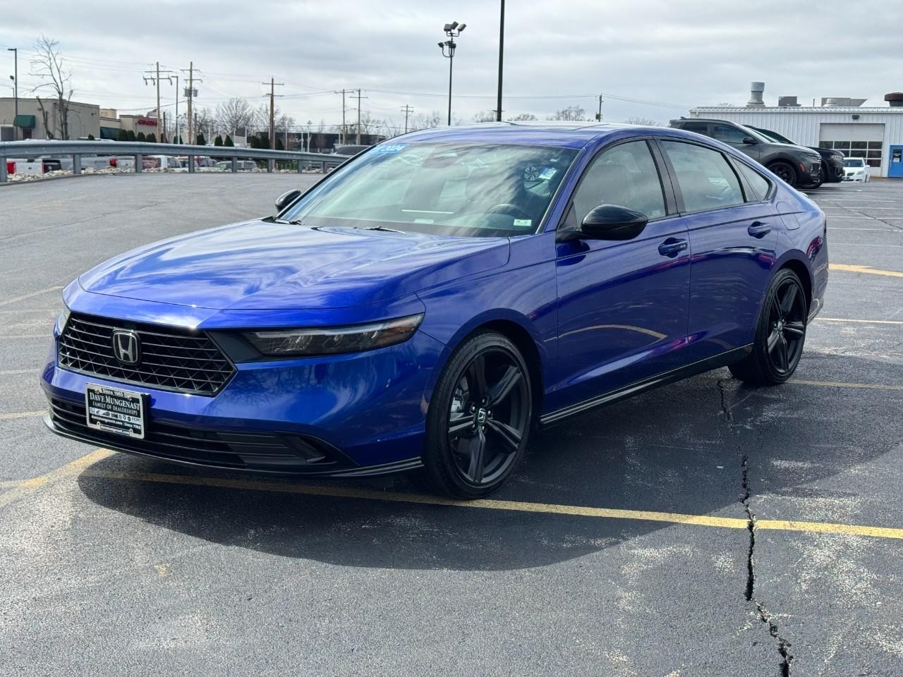 Honda Accord Hybrid Vehicle Full-screen Gallery Image 08