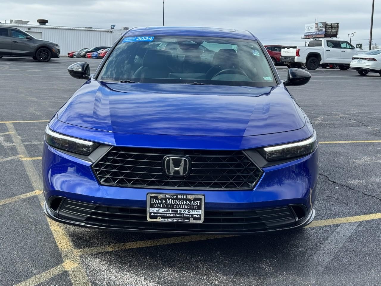 Honda Accord Hybrid Vehicle Full-screen Gallery Image 09