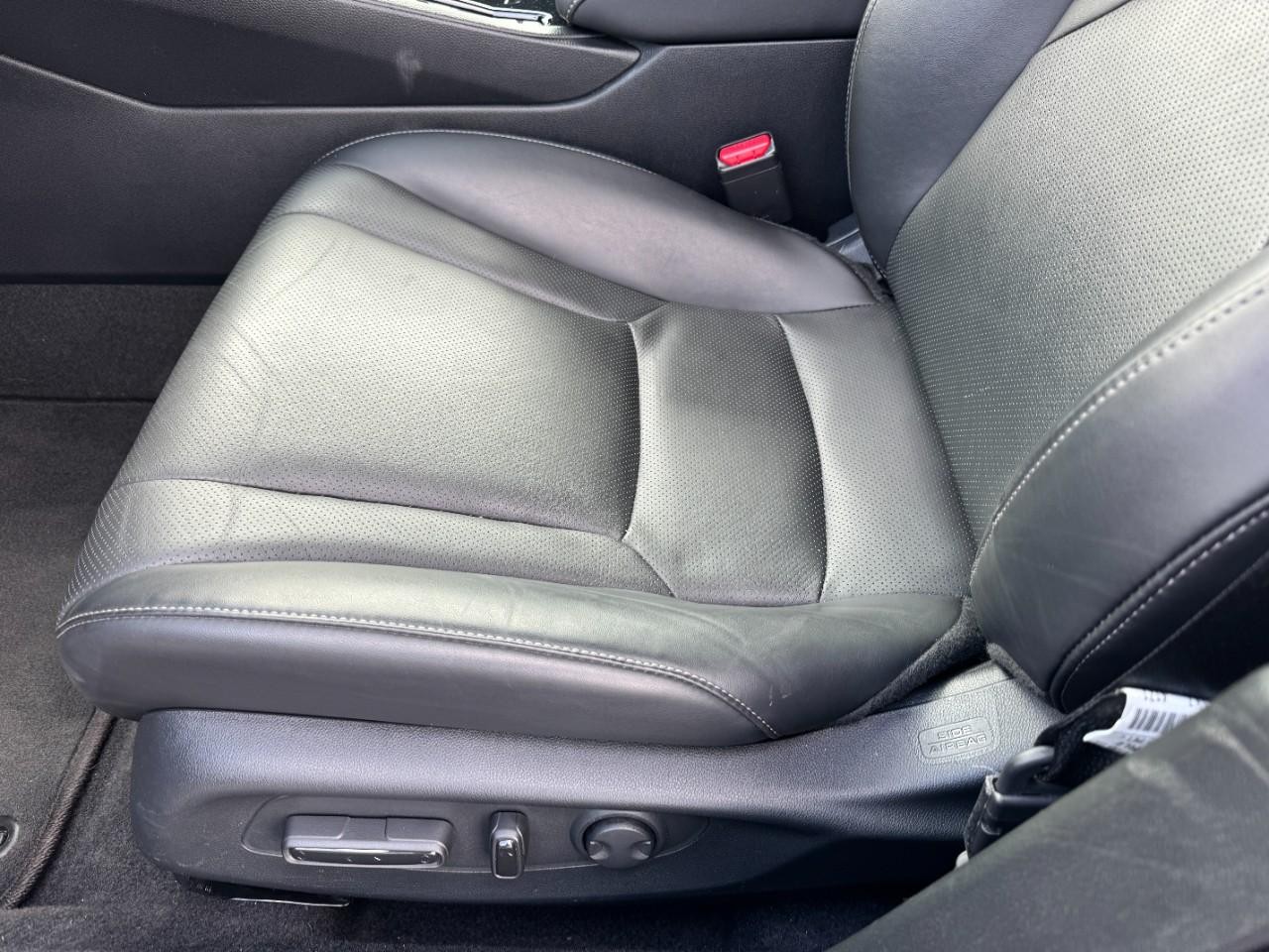 Honda Accord Hybrid Vehicle Full-screen Gallery Image 16