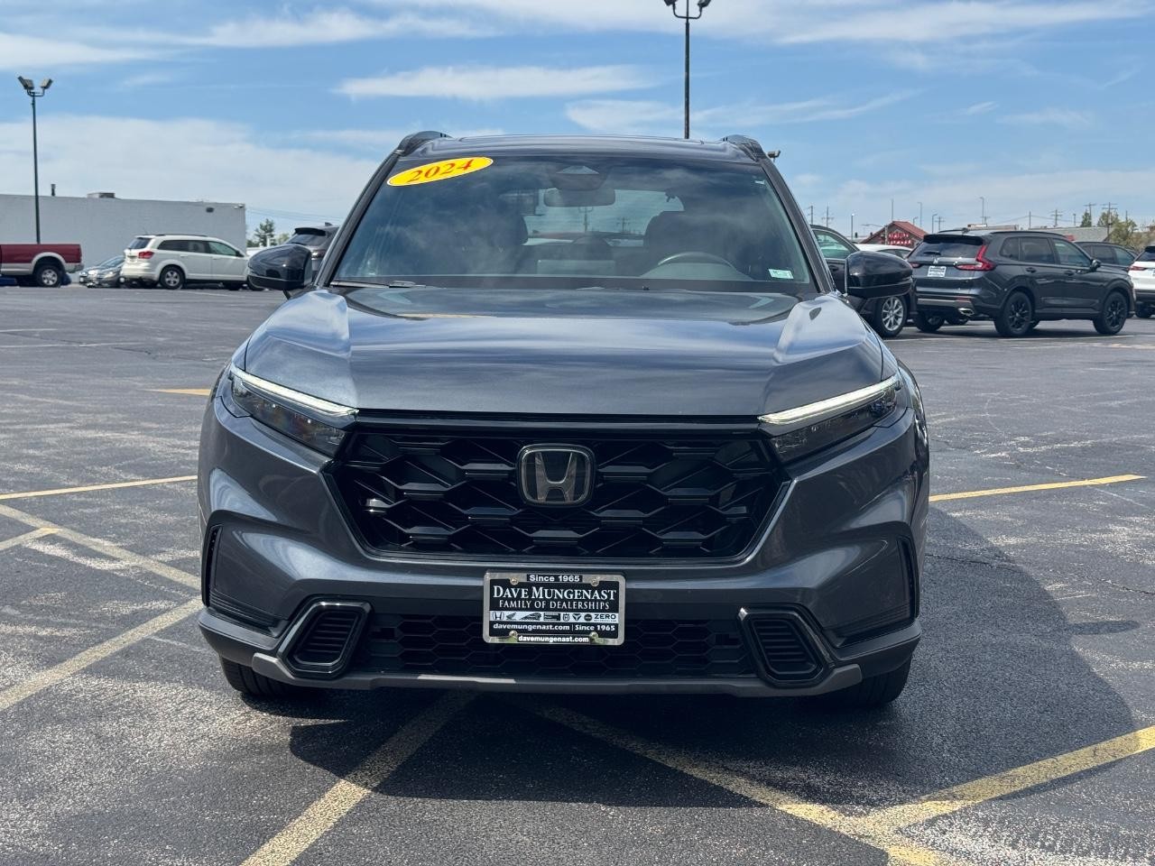 Honda CR-V Hybrid Vehicle Full-screen Gallery Image 12