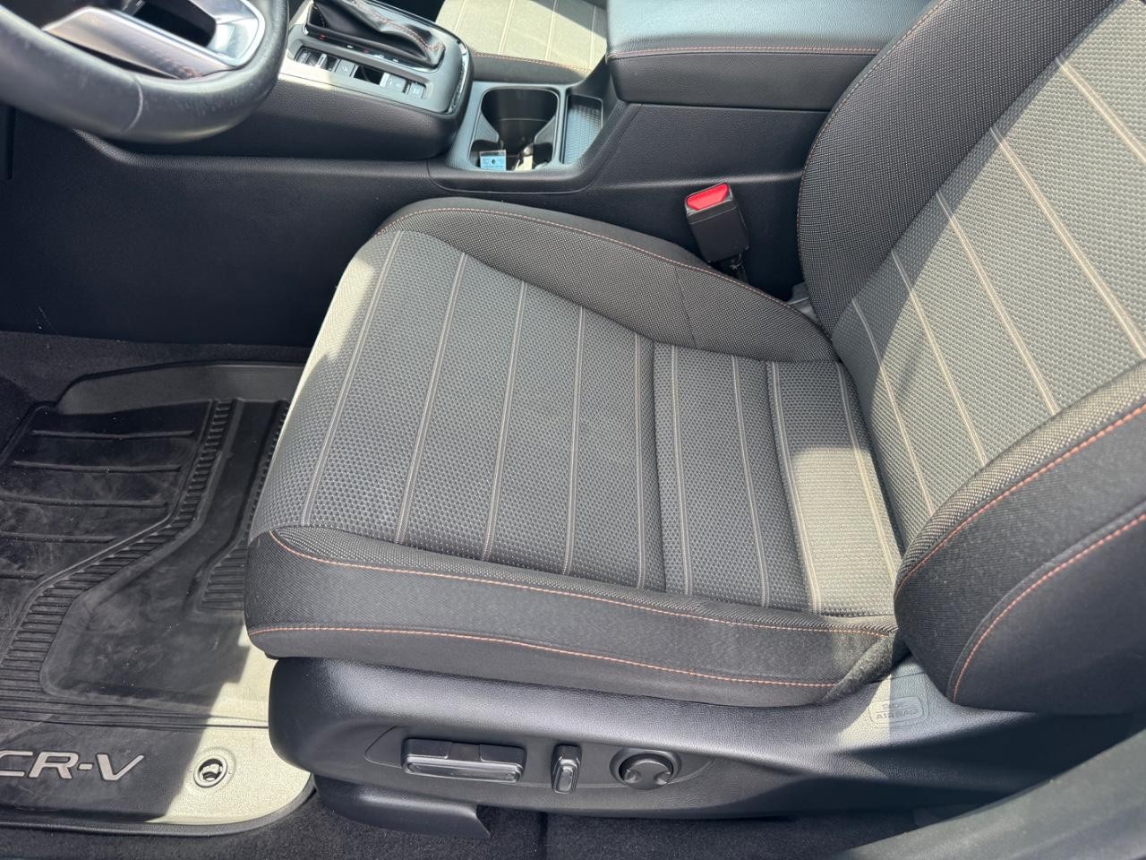 Honda CR-V Hybrid Vehicle Full-screen Gallery Image 21