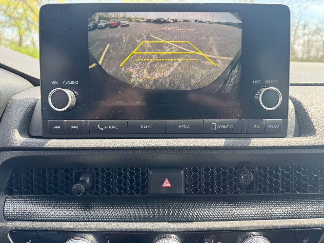 Honda CR-V Hybrid Vehicle Full-screen Gallery Image 24