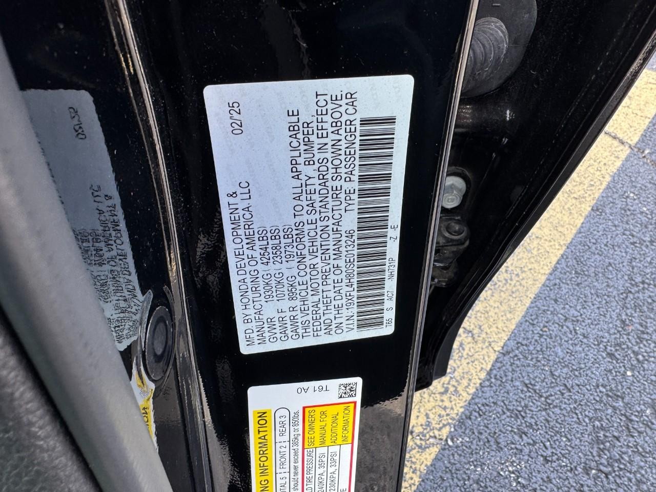 Honda Civic Hatchback Hybrid Vehicle Full-screen Gallery Image 27