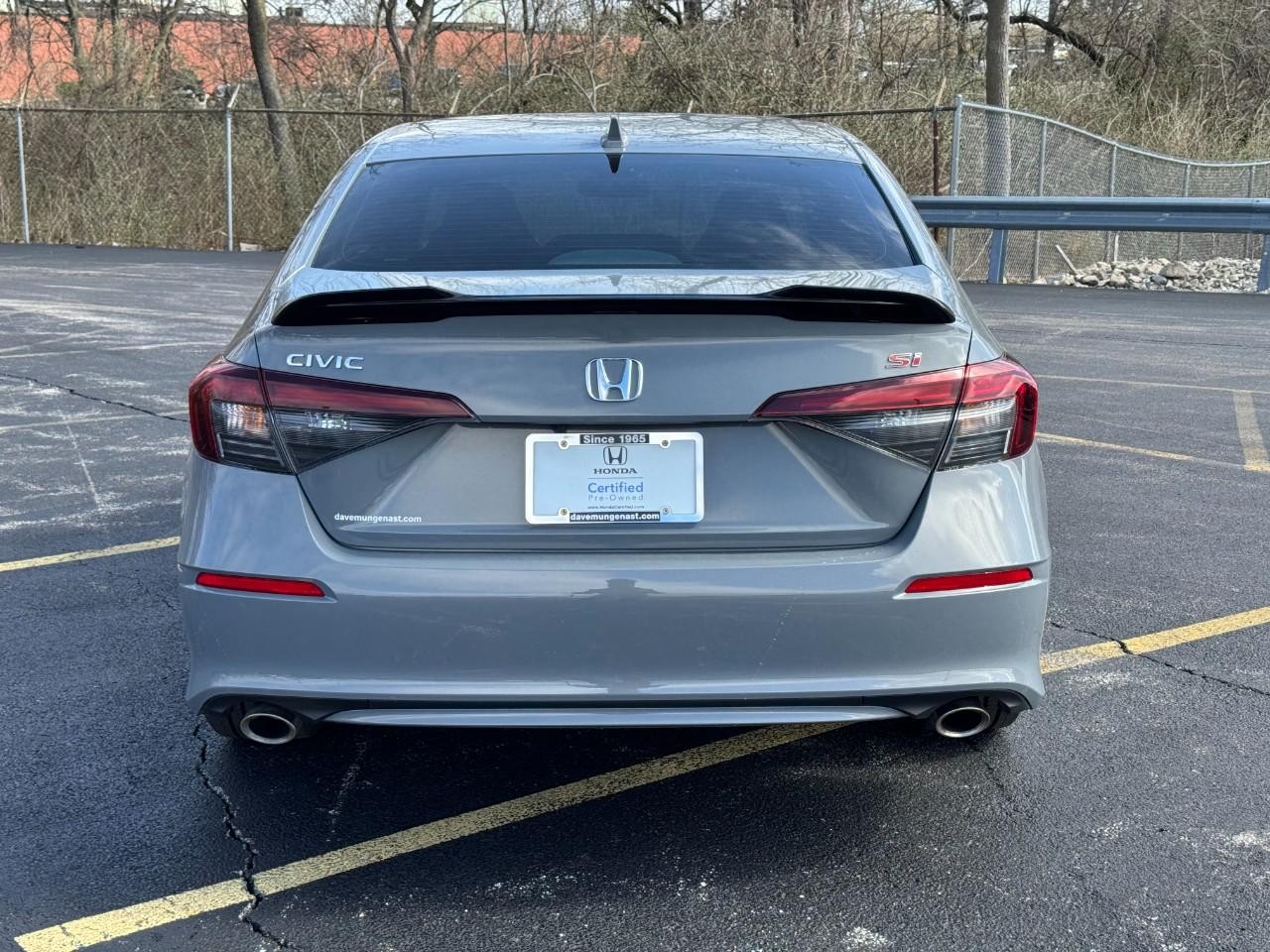 Honda Civic Si Vehicle Full-screen Gallery Image 05