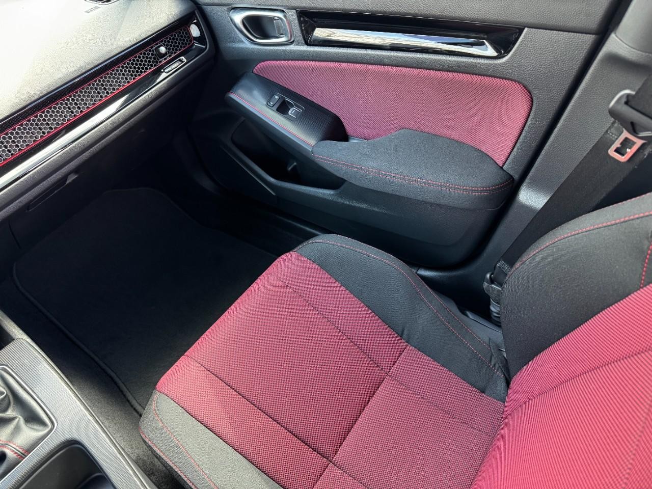 Honda Civic Si Vehicle Full-screen Gallery Image 15