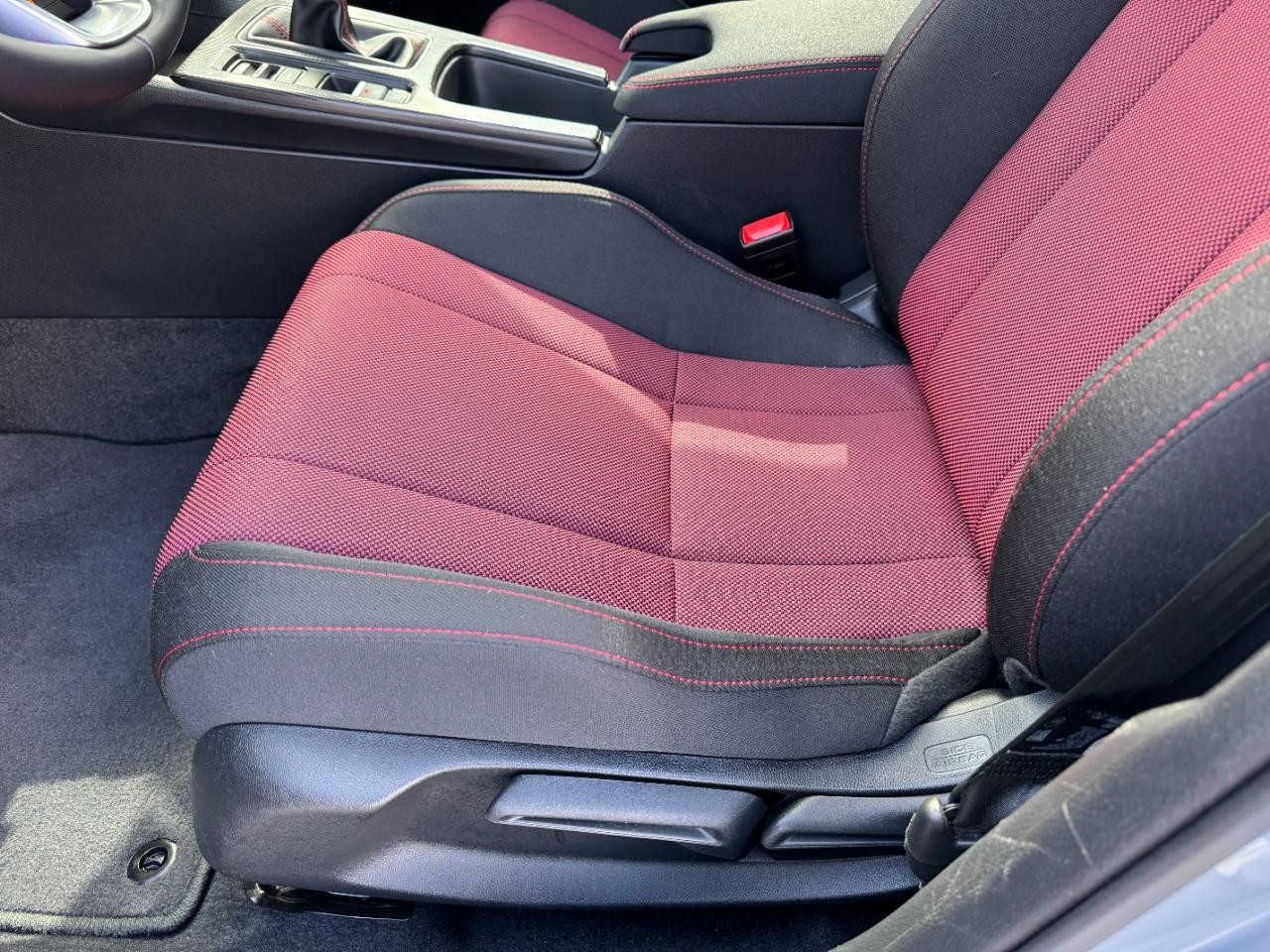 Honda Civic Si Vehicle Full-screen Gallery Image 16