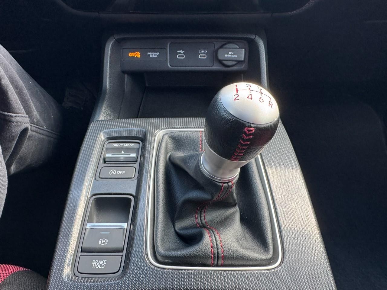 Honda Civic Si Vehicle Full-screen Gallery Image 26