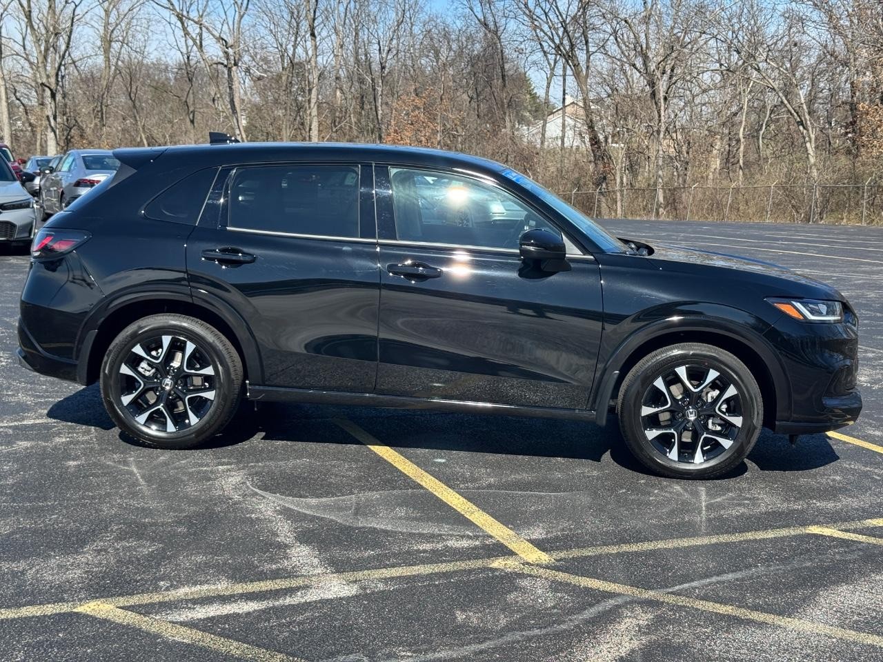 Honda HR-V Vehicle Full-screen Gallery Image 02