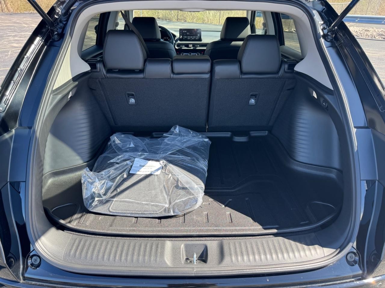 Honda HR-V Vehicle Full-screen Gallery Image 04