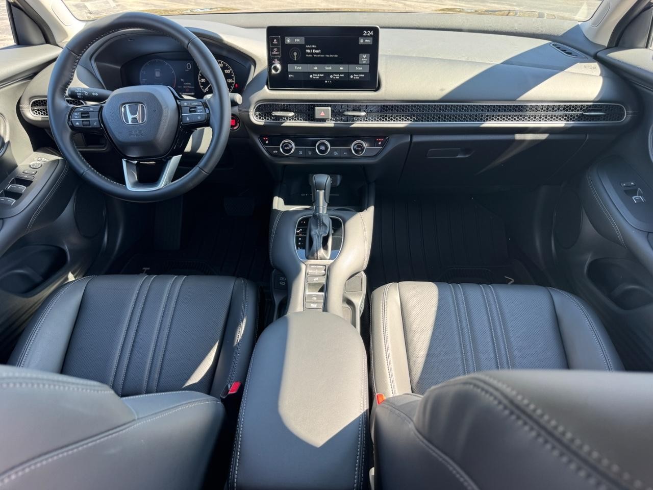 Honda HR-V Vehicle Full-screen Gallery Image 10