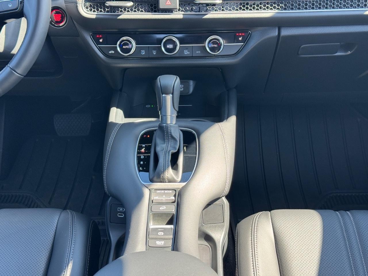 Honda HR-V Vehicle Full-screen Gallery Image 13