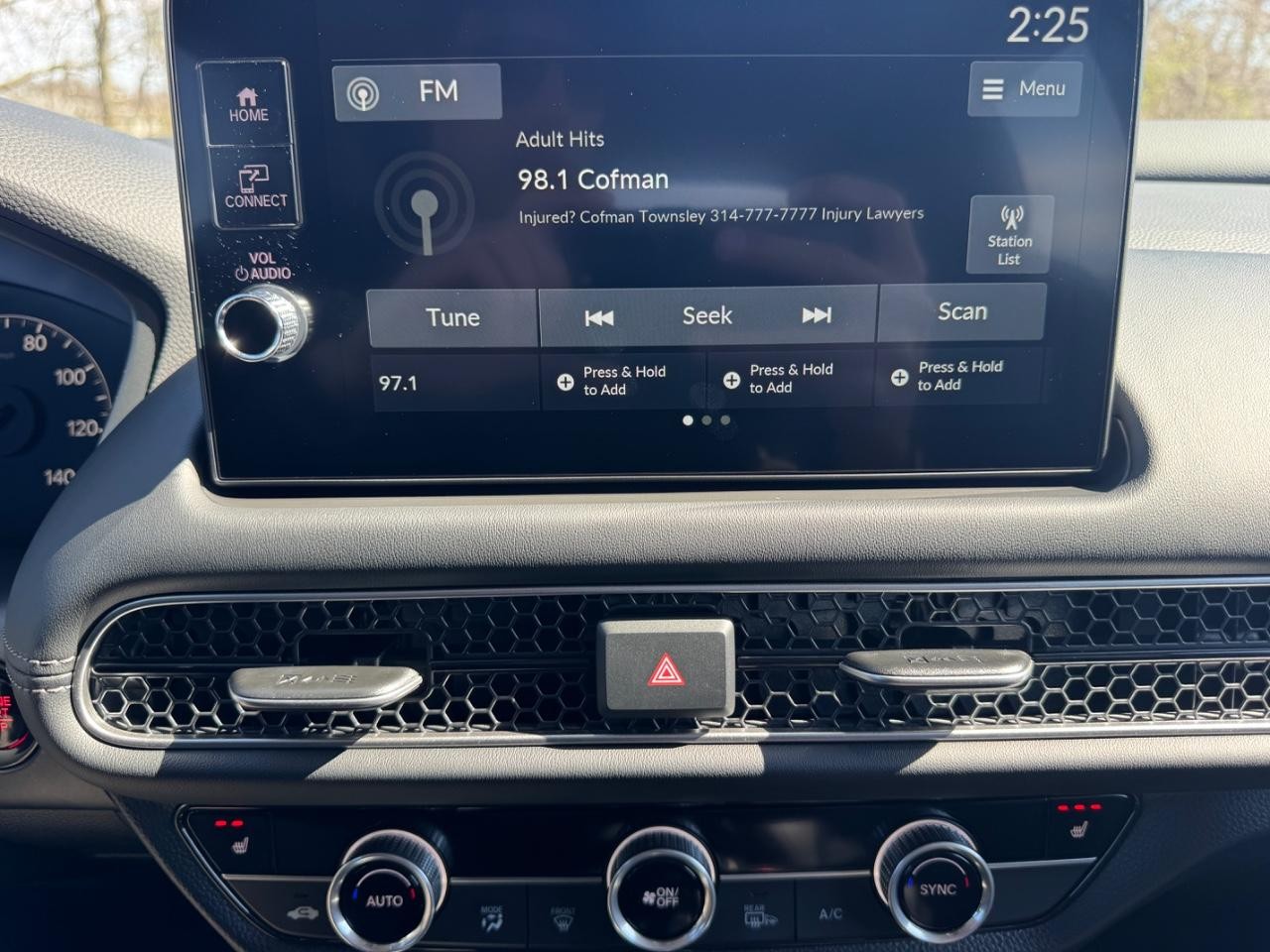 Honda HR-V Vehicle Full-screen Gallery Image 21