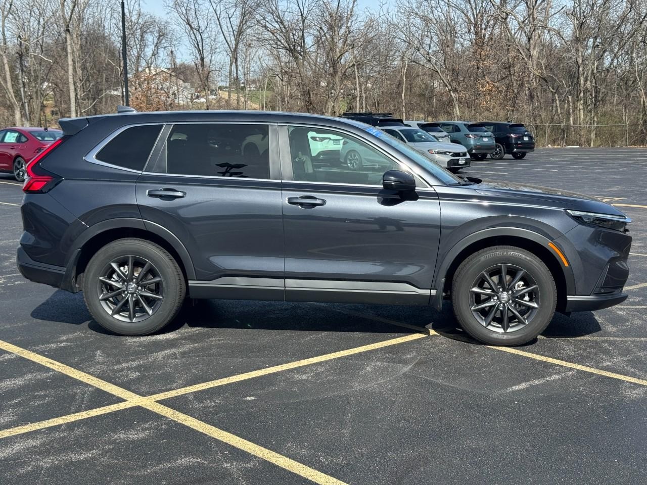 Honda CR-V Vehicle Full-screen Gallery Image 02