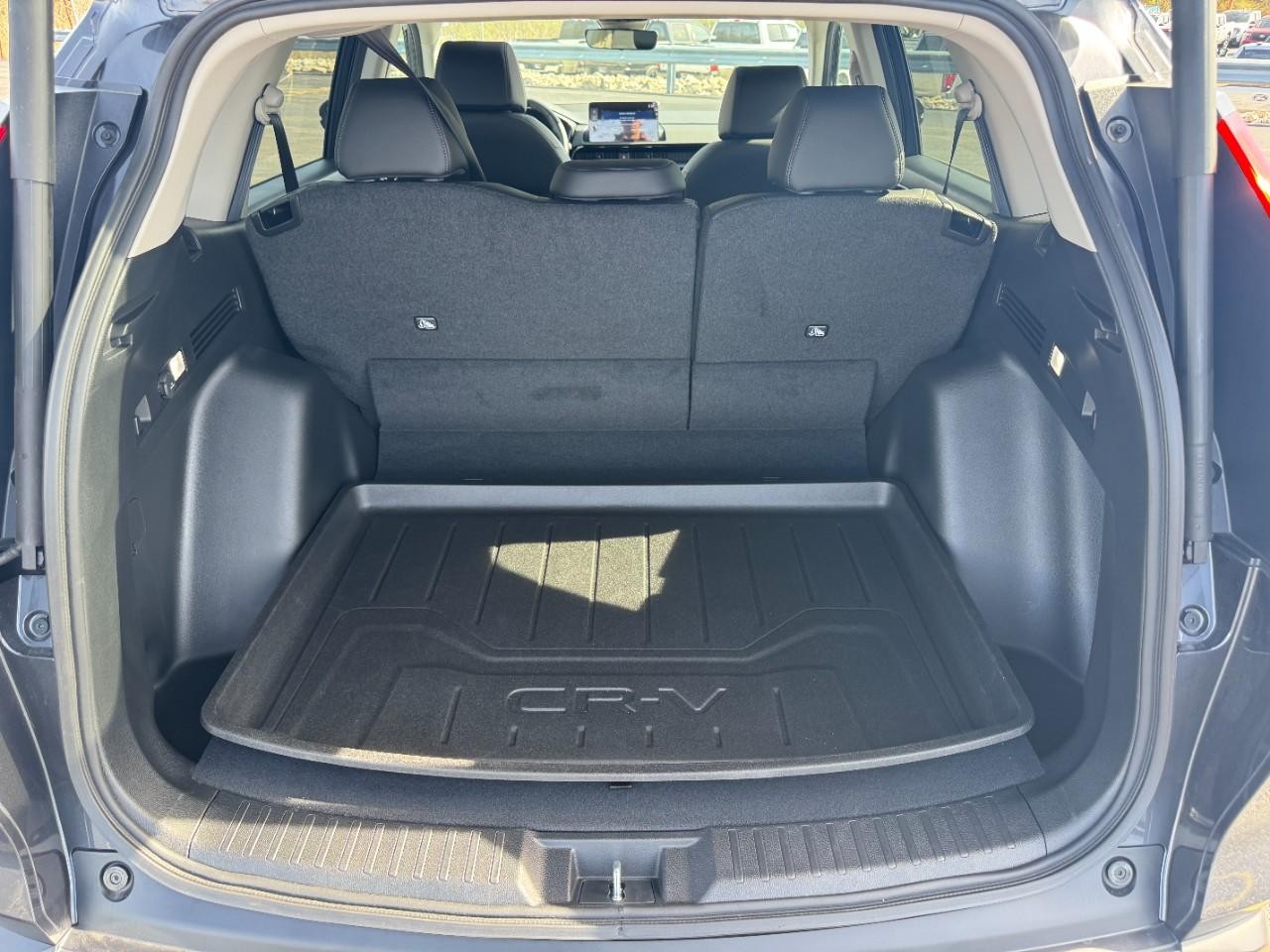 Honda CR-V Vehicle Full-screen Gallery Image 04