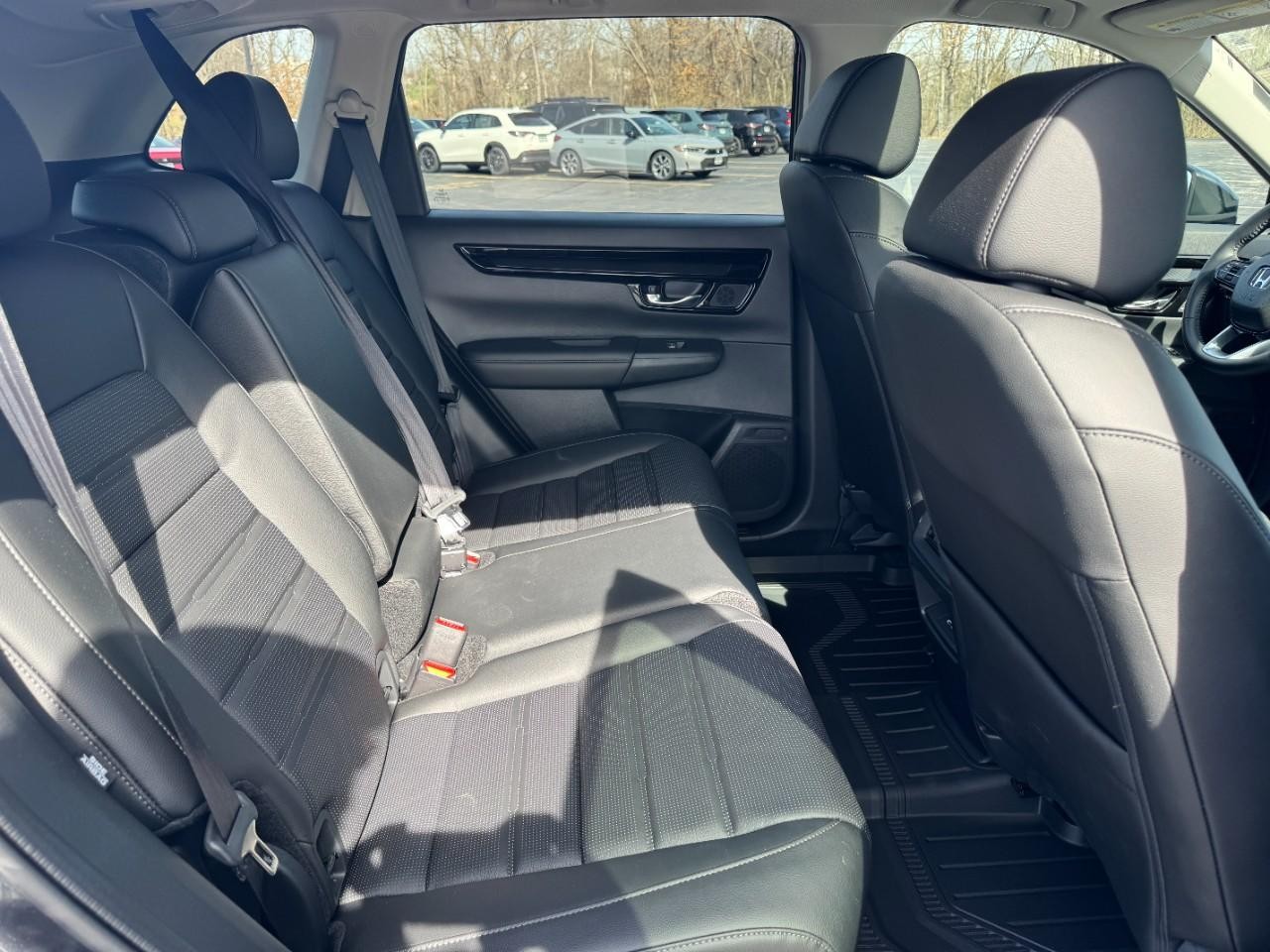 Honda CR-V Vehicle Full-screen Gallery Image 10