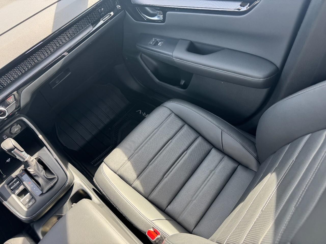 Honda CR-V Vehicle Full-screen Gallery Image 15