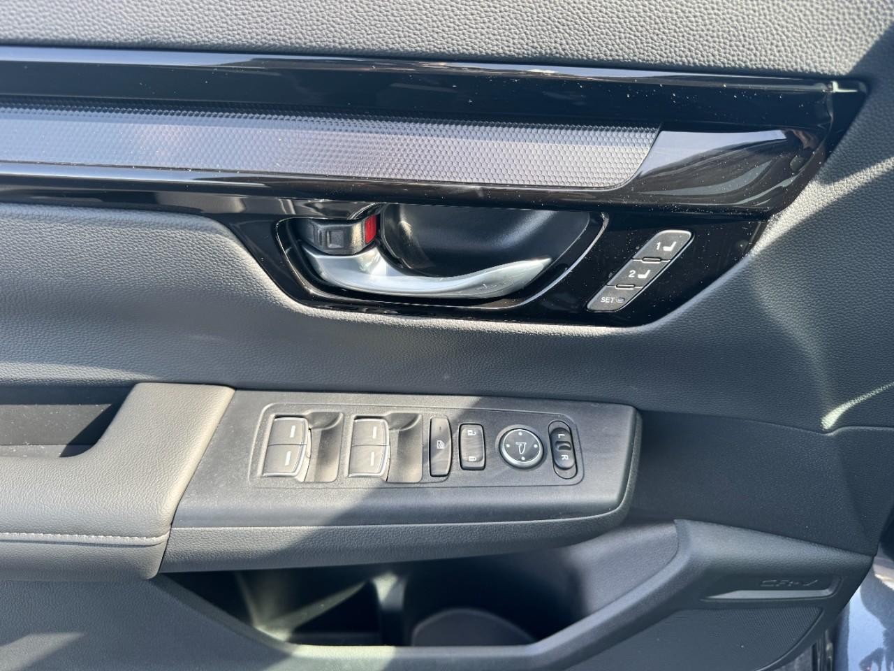 Honda CR-V Vehicle Full-screen Gallery Image 18