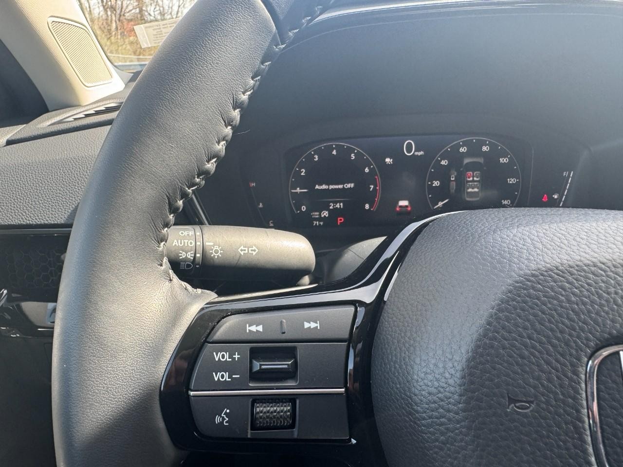 Honda CR-V Vehicle Full-screen Gallery Image 20