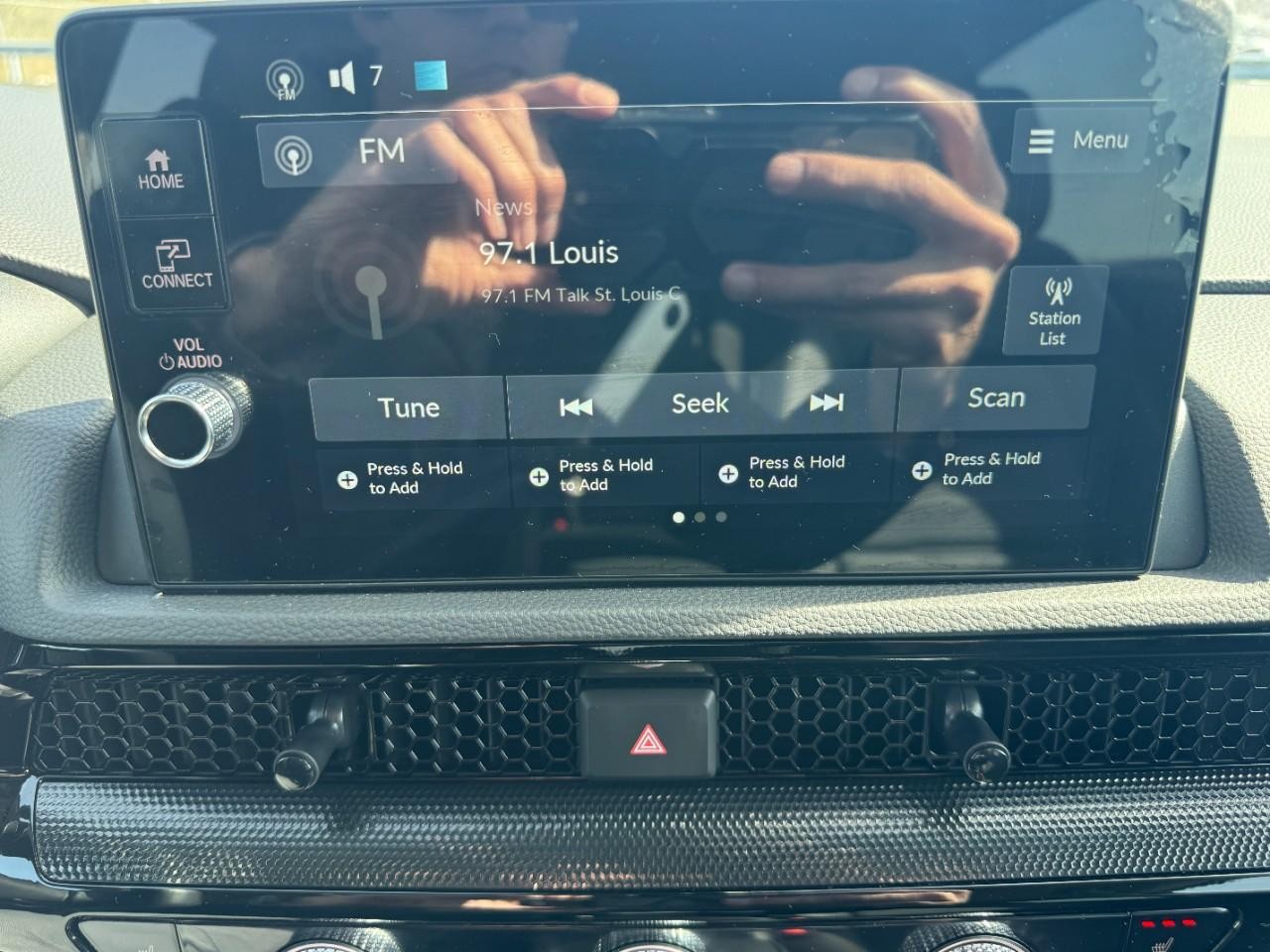 Honda CR-V Vehicle Full-screen Gallery Image 23