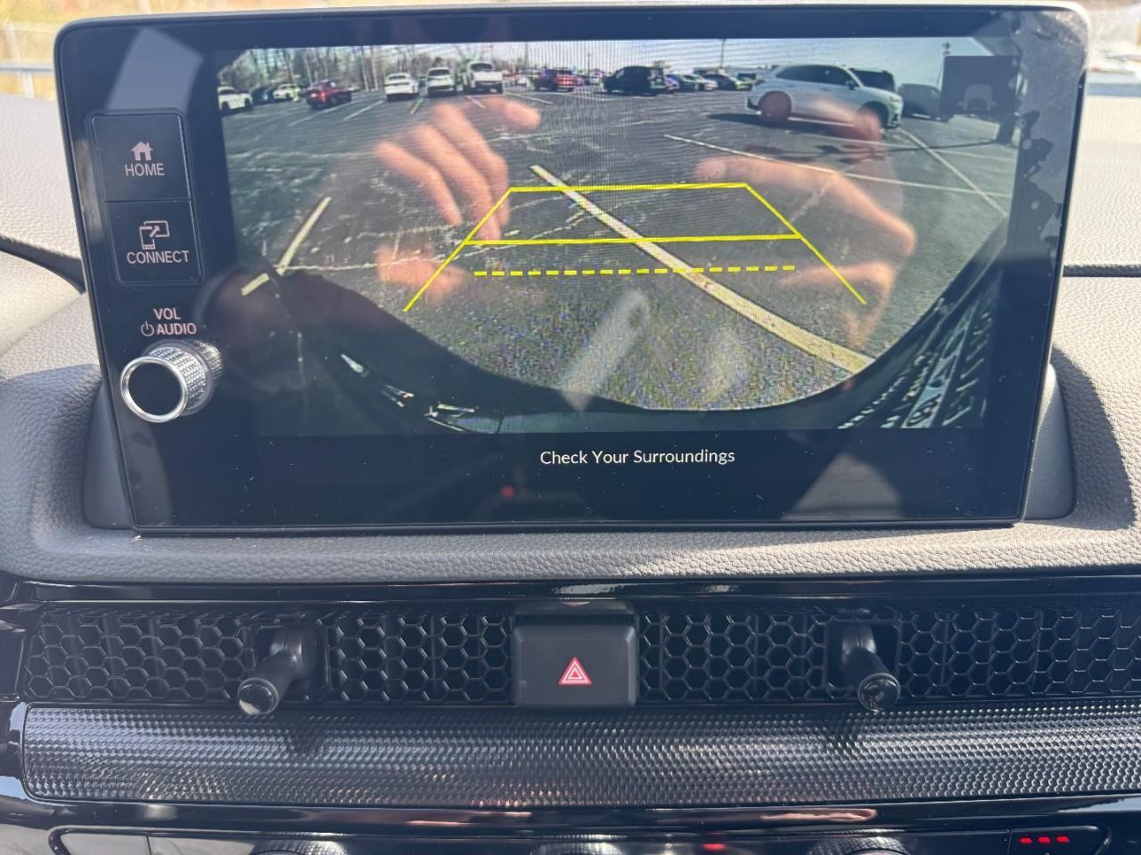 Honda CR-V Vehicle Full-screen Gallery Image 24