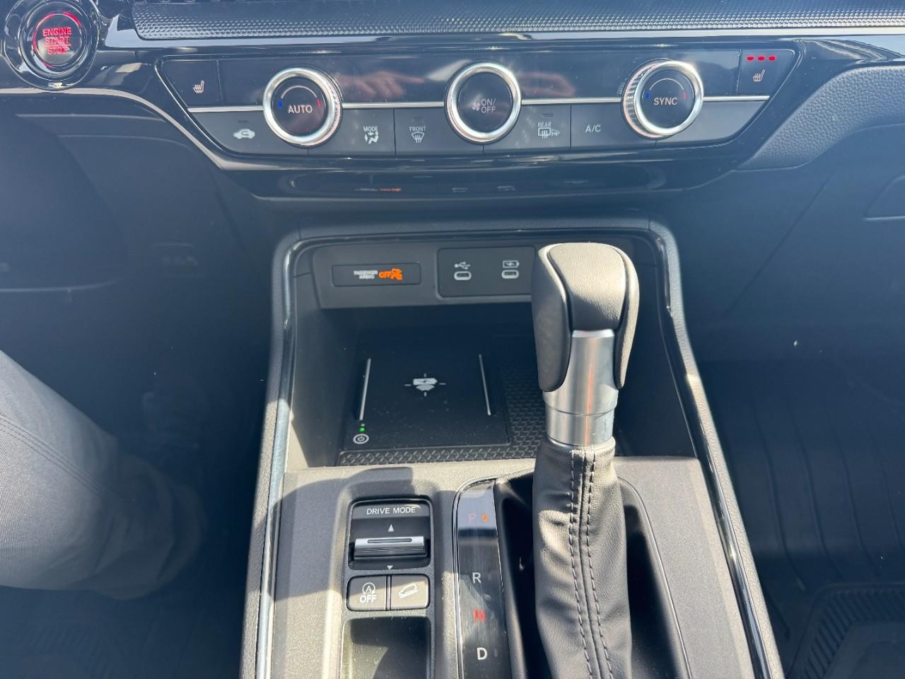 Honda CR-V Vehicle Full-screen Gallery Image 25