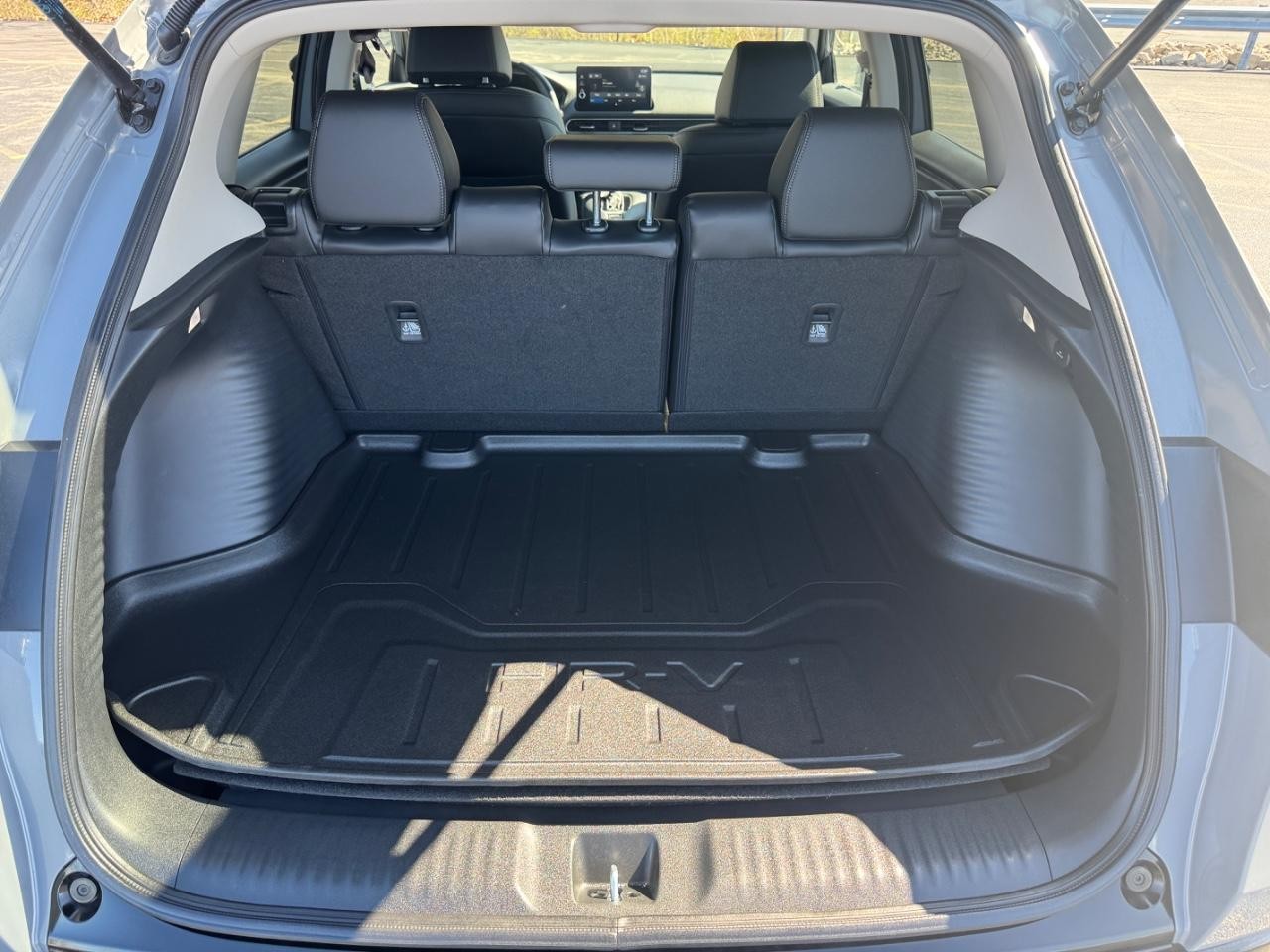 Honda HR-V Vehicle Full-screen Gallery Image 02