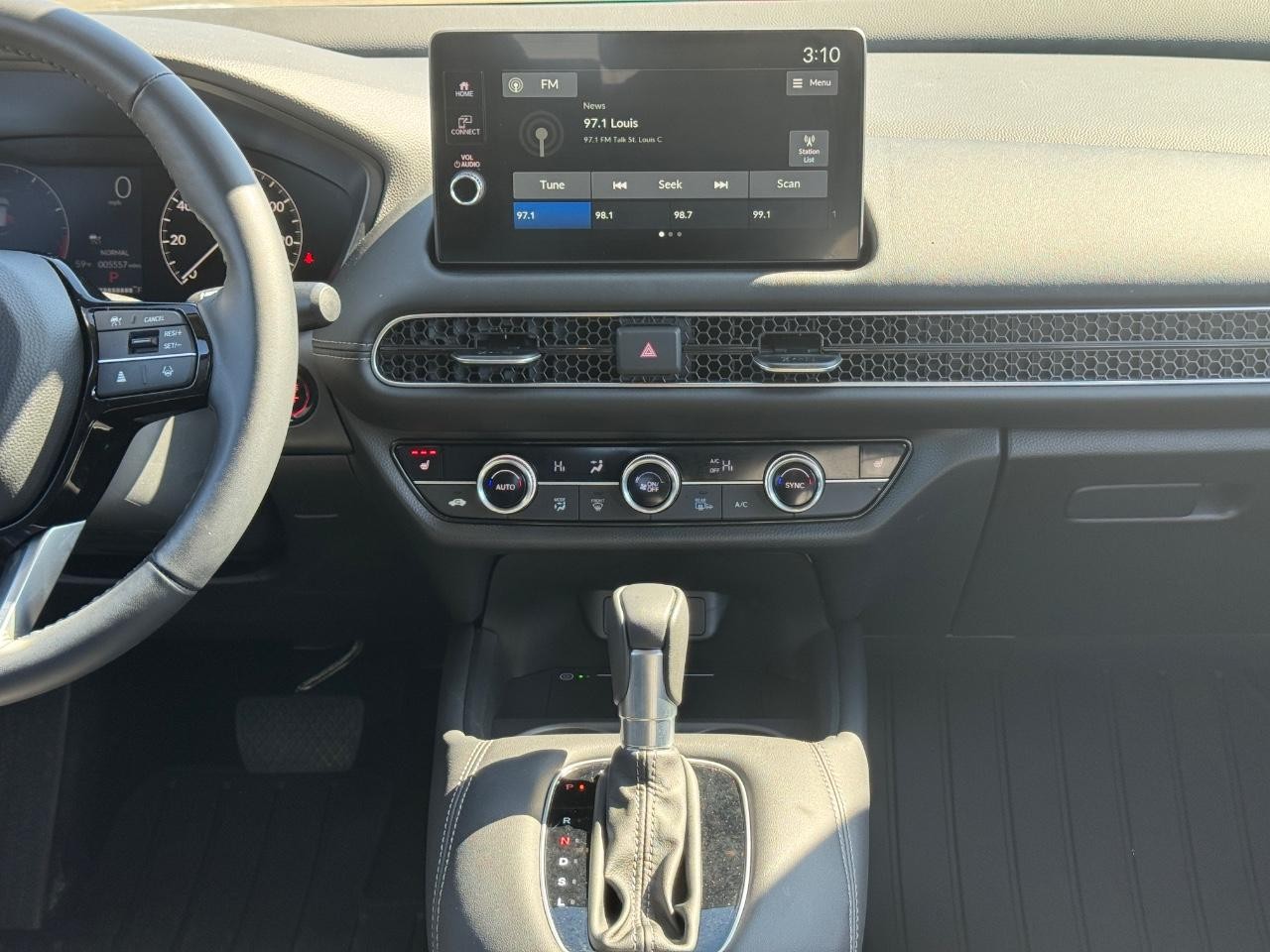 Honda HR-V Vehicle Full-screen Gallery Image 17