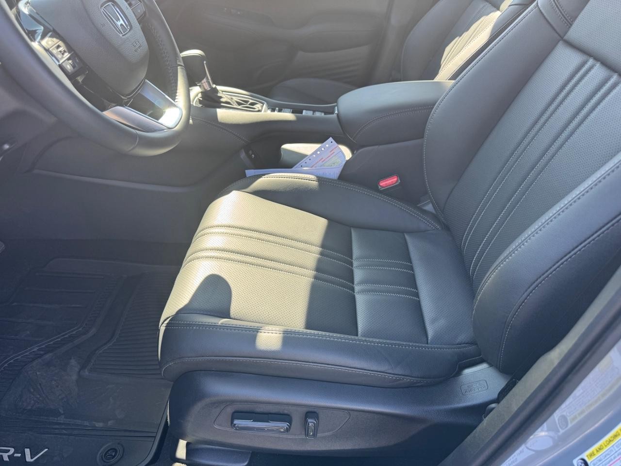 Honda HR-V Vehicle Full-screen Gallery Image 19