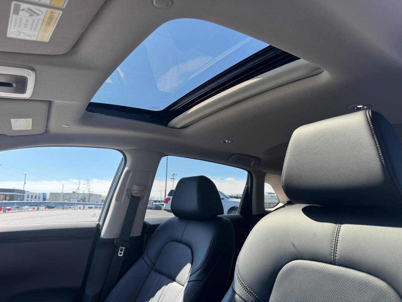 Honda HR-V Vehicle Full-screen Gallery Image 21