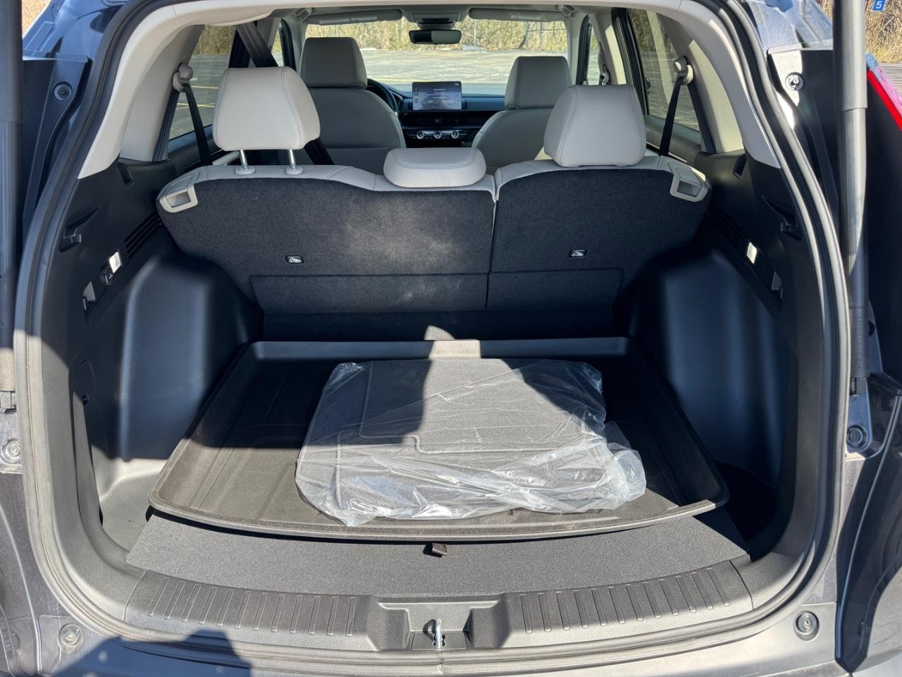 Honda CR-V Vehicle Full-screen Gallery Image 03