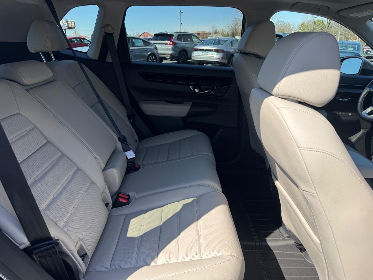 Honda CR-V Vehicle Full-screen Gallery Image 11