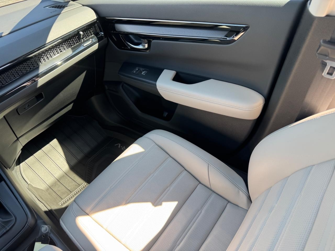 Honda CR-V Vehicle Full-screen Gallery Image 18